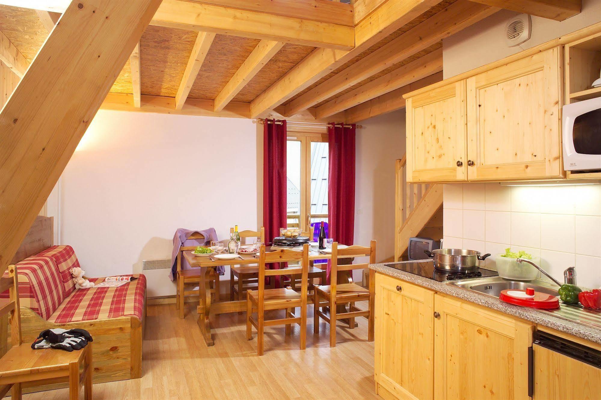 Madame Vacances Residence Les Fermes De Saint Sorlin ภายนอก รูปภาพ
